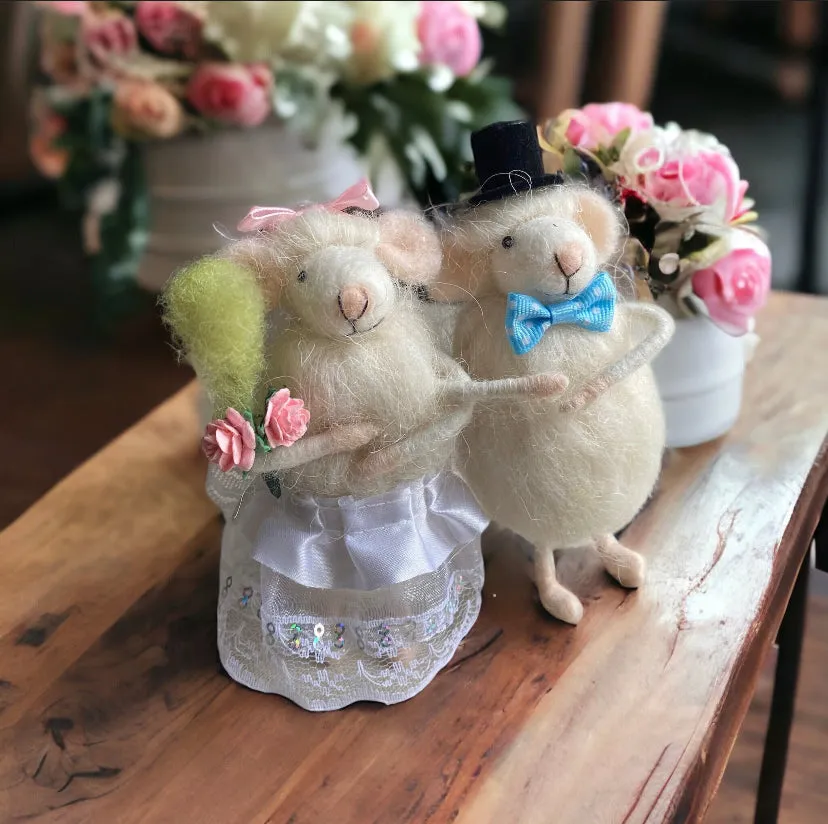 Bride and Groom Wedding Mice Wedding Cake Topper Bride Shower Wedding Gift For Wedding Couple