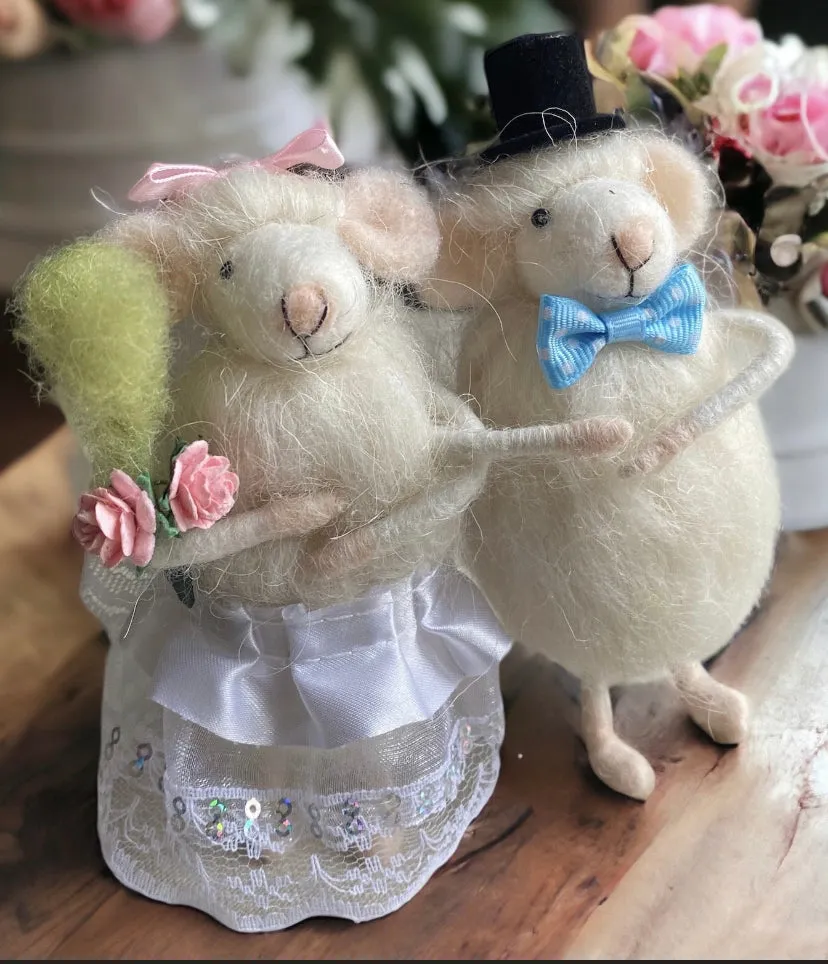 Bride and Groom Wedding Mice Wedding Cake Topper Bride Shower Wedding Gift For Wedding Couple