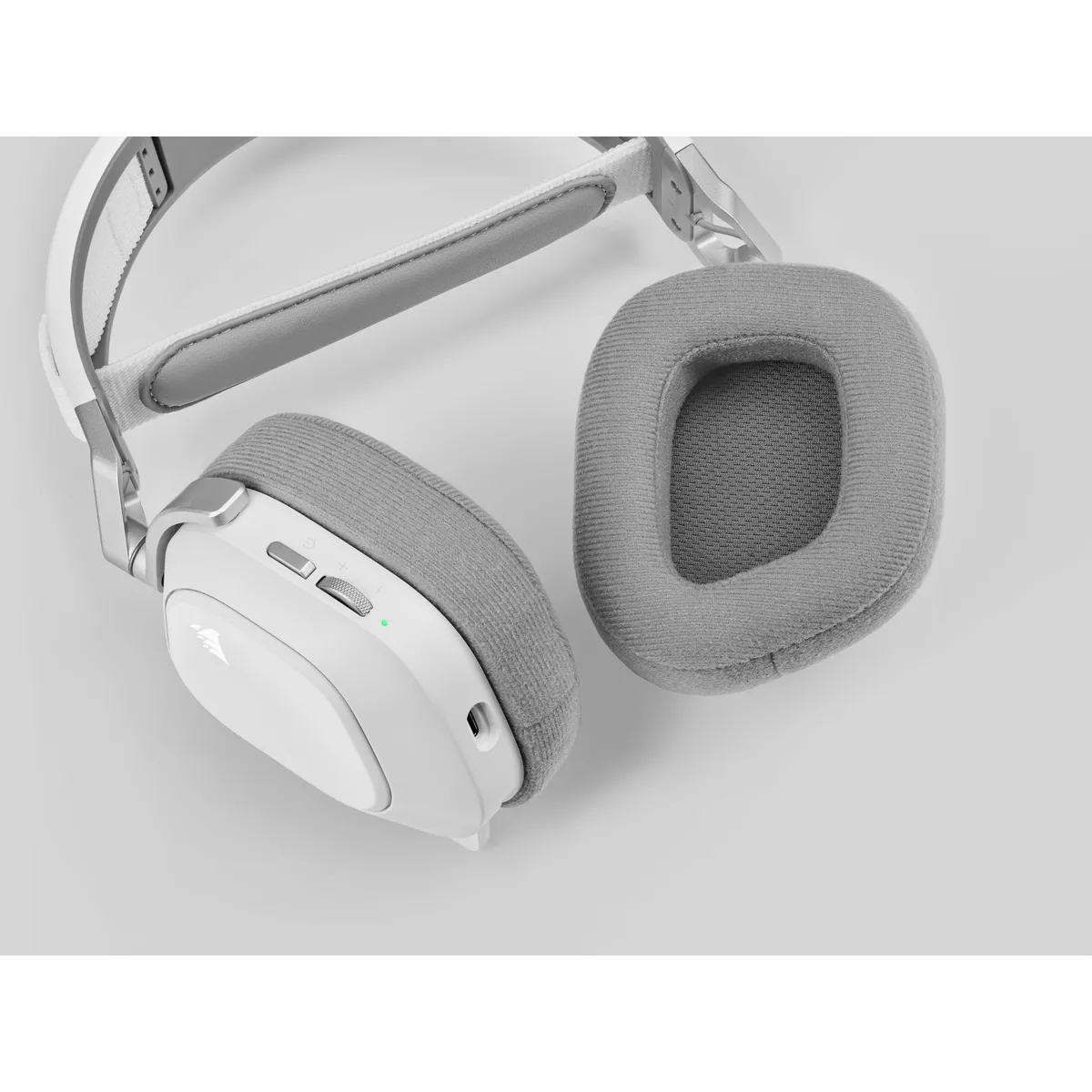 Corsair HS80 RGB Gaming Wireless Headset, White
