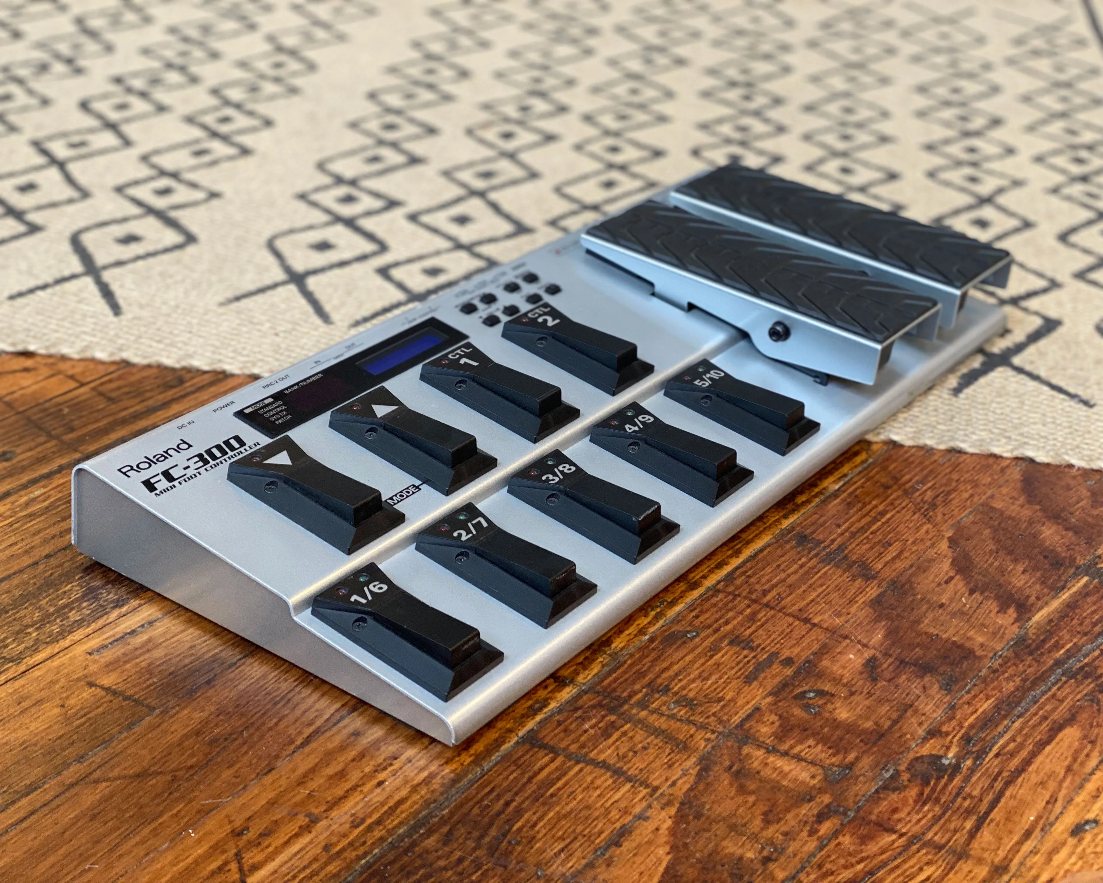 Roland FC-300